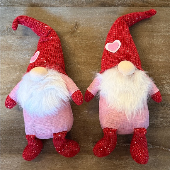 Sequin Valentine Sitting Gnome Set - Picture 3 of 4